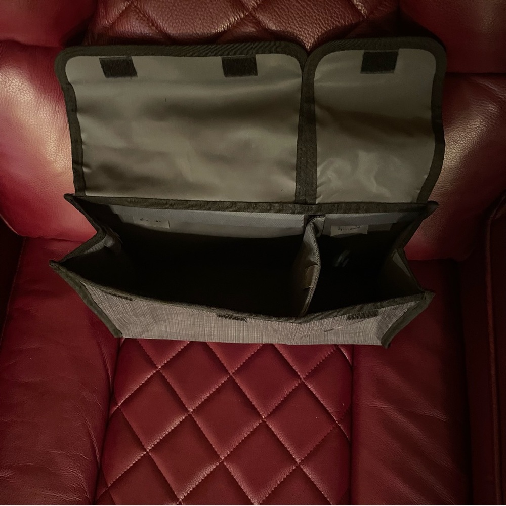 New Thirty-One Tote. - Picture 3 of 4